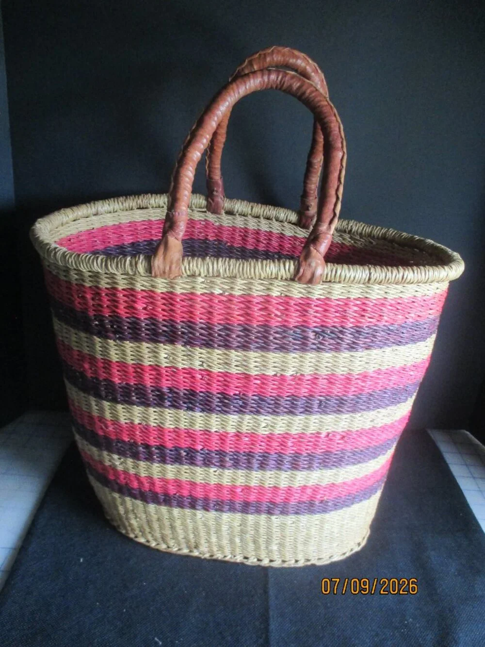 BOLGA MARKET BASKET/HANDWOVEN/LEATHER HANDLES